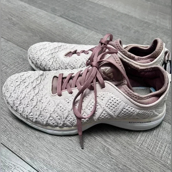 APL BLUSH TECHLOOM SNEAKERS SIZE 11 - Picture 1 of 4